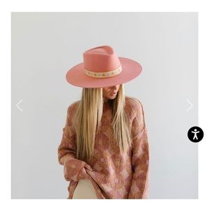 SOLD/Gigi Pip The Dae Triangle Crown Hat